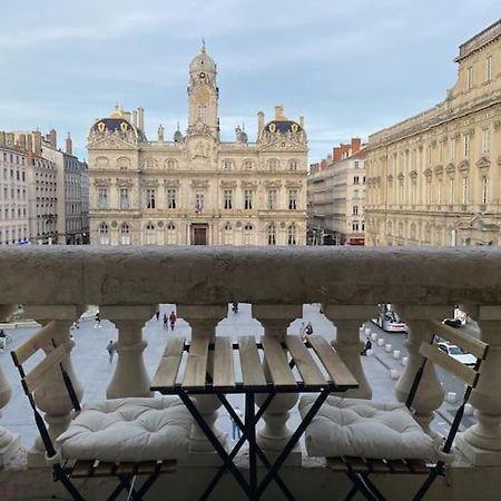 Grand Balcon Place Des Terreaux Lyon Exteriör bild